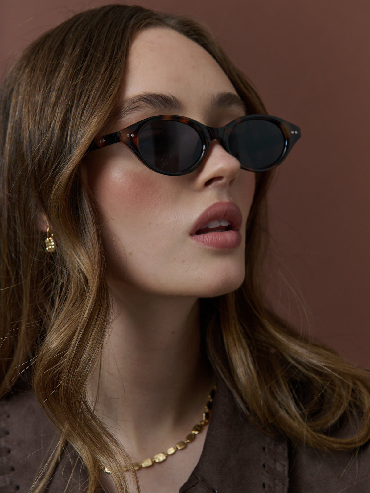 Aire Sleek Oval Sunglasses